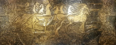Барельеф с лошадьми
