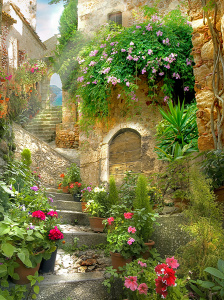 Зеленая лестница в старом городе