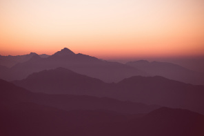 Тихий восход в горах