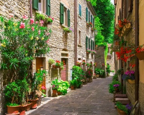 Итальянская улица в провинциальном городке Италии