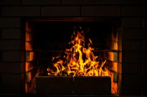 Открытый камин из черного кирпича