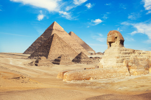 Большой Сфинкс и пирамиды