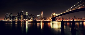 Ночные огни небоскребов Нью-Йорка