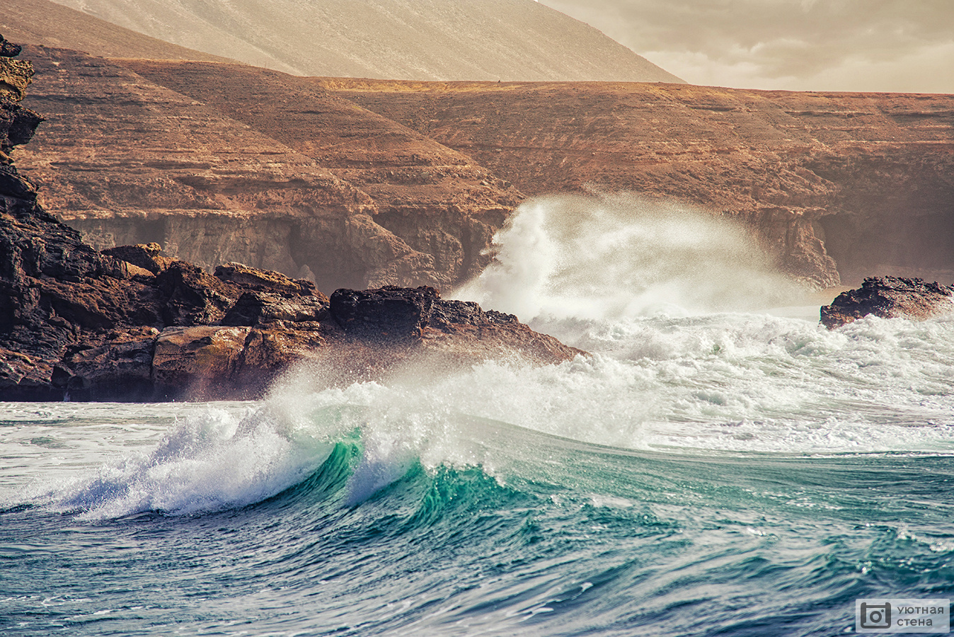 Волна 90. Море скалы. Волны горы. Фотообои волна. Атлантический океан.