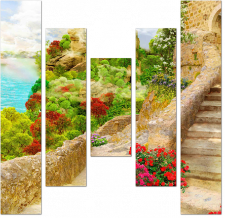 Каменная лестница у лазурного моря