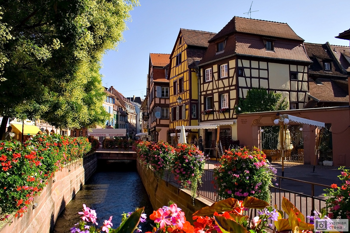 Провинция это. Alsace Франция. Кольмар Эльзас. Провинция Эльзас. Франция Эльзас улица.