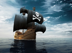 Корабль с пиратским флагом