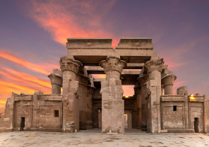 Древние каменные храмы Египта