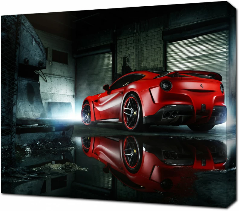 Красный Ferrari F12 Berlinetta вид сзади