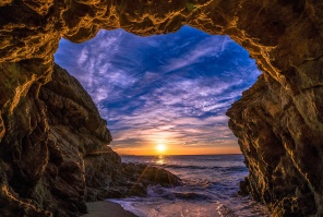 Вид из пещеры пляжа Малибу