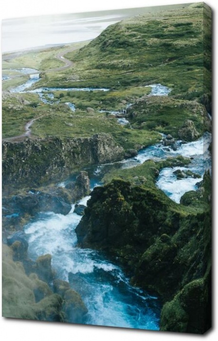 Бурная река Исландии