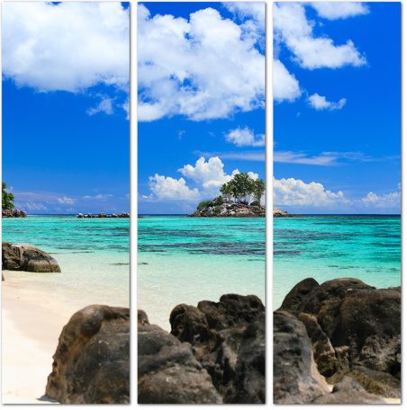 Панорама белого песчаного пляжа на Сейшельских островах