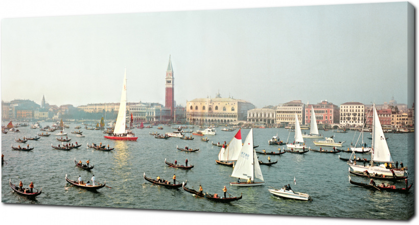 Парад лодок в Венеции