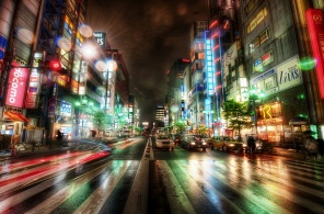 Яркие улицы ночного Токио. Япония