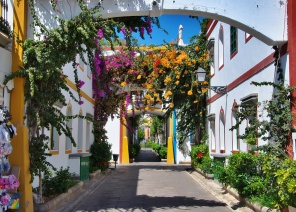 Улочка в Пуэрто-де-Моган. Канарские острова. Испания