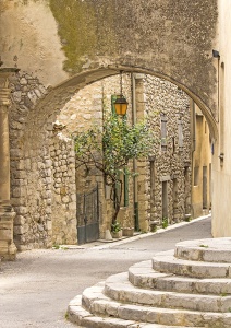 Каменная улица в Провансе