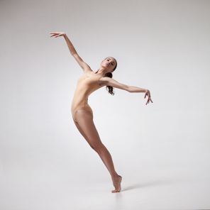 Изящные движения балерины