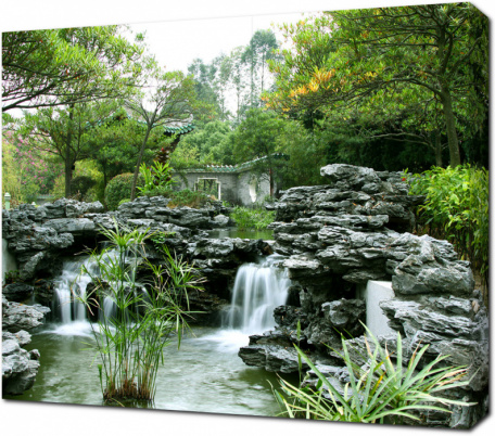 Водопад в японском саду