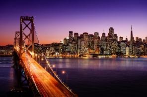 Ночной вид на мост Золотые ворота и Сан-Франциско