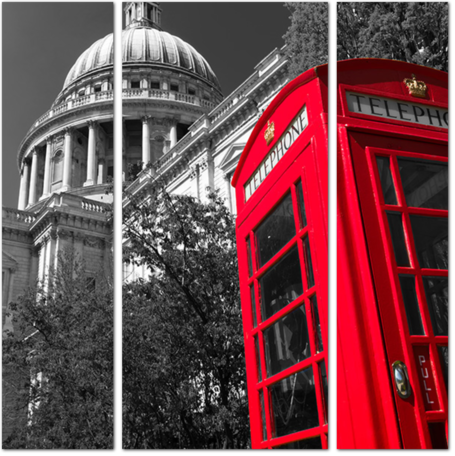 Красная телефонная будка Лондона на фоне собора Святого Павла