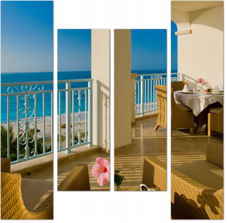 Веранда отеля с видом на море