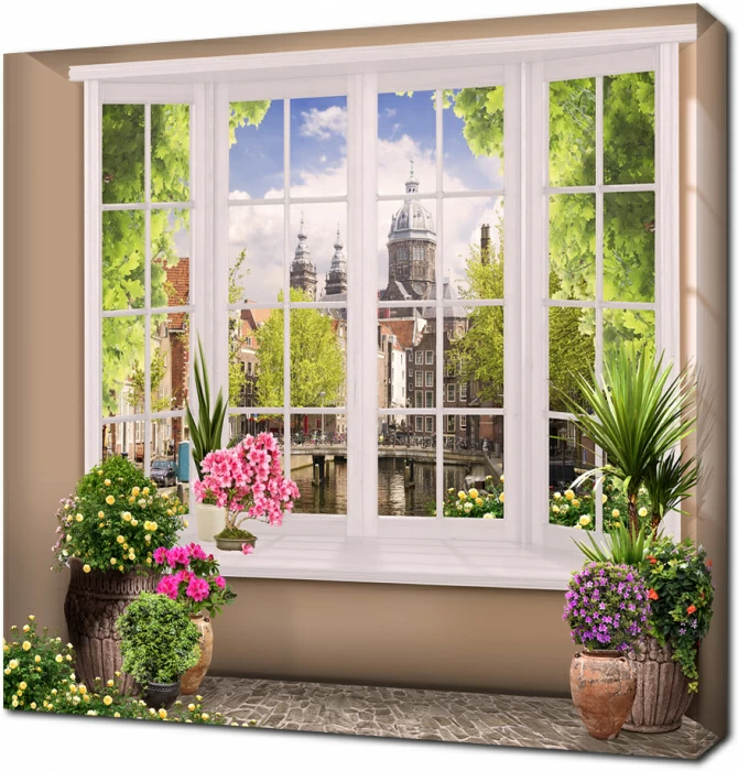 Окно с цветами и видом на старый город