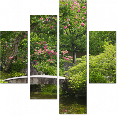 Каменный мост в японском саду