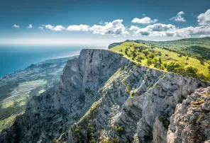 Луга на вершине Ай-Петри
