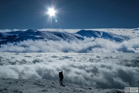 В горах над облаками