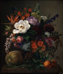 Дыня и цветы в вазе