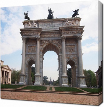 Триумфальная арка в Милане, Италия