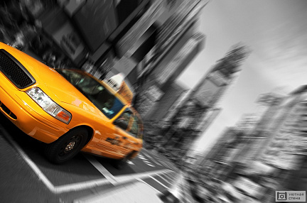 Нью-Йоркское такси в движении