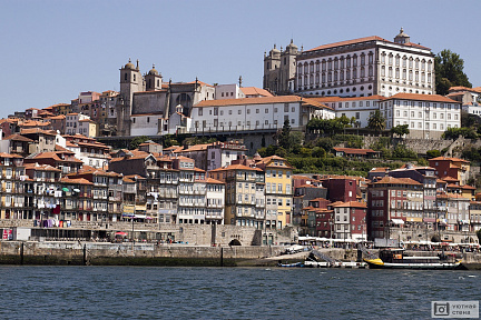 Древний город Порту. Португалия