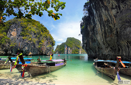 Море с лодками. Таиланд