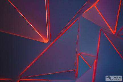 Геометричные элементы с красной подсветкой