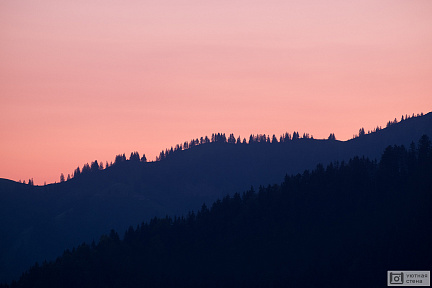 Фотообои Розовое небо над холмами