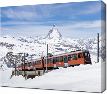 Поезд Gonergratbahn на фоне горы Церматт. Швейцария