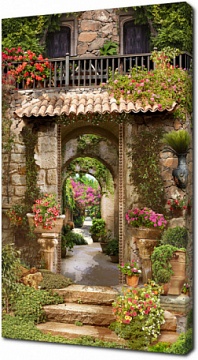 Проход в сад через арку в стене