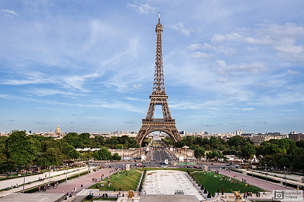 Фотообои Красивый вид на Эйфелеву башню. Франция