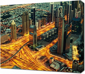 Магистрали ночного города Дубай. ОАЭ