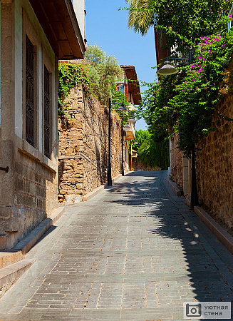 Старая улица в Анталии. Турция
