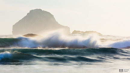 Сильные волны океана