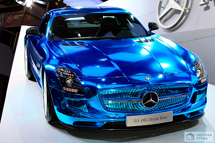 Электрический автомобиль Mercedes SLS AMG, голубой металлик