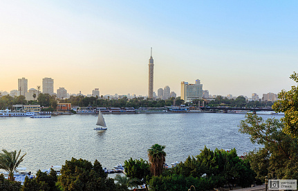 Фотообои Набережная Каира с видом на телебашню