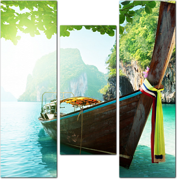 Лодки и острова в Андаманском море. Таиланд