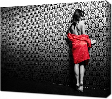 Девушка в красном платье на черно-белом фоне