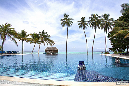 Бассейн на Мальдивских островах