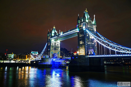 Фотообои Великобритания, Англия, Тауэрский мост через реку Темза ночью