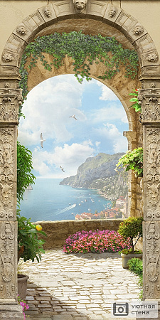 Терраса со старинной аркой с видом на море