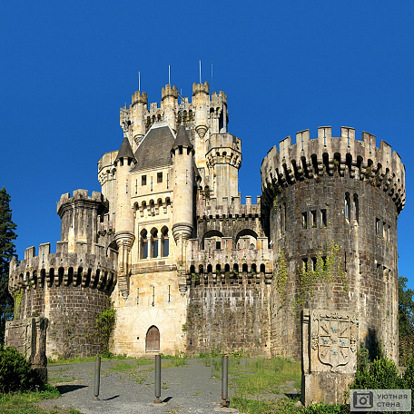 Фотообои Красивый замок Бутрон. Басков, Испания
